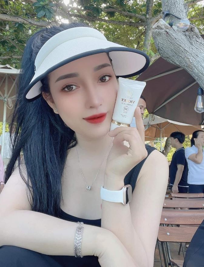 Review kem chống nắng A Cosmetics từ khách hàng