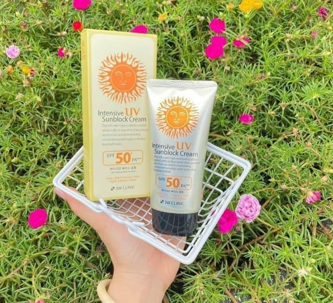Kem Chống Nắng 3W Clinic Intensive UV Sunblock Cream SPF50+PA+++70ml