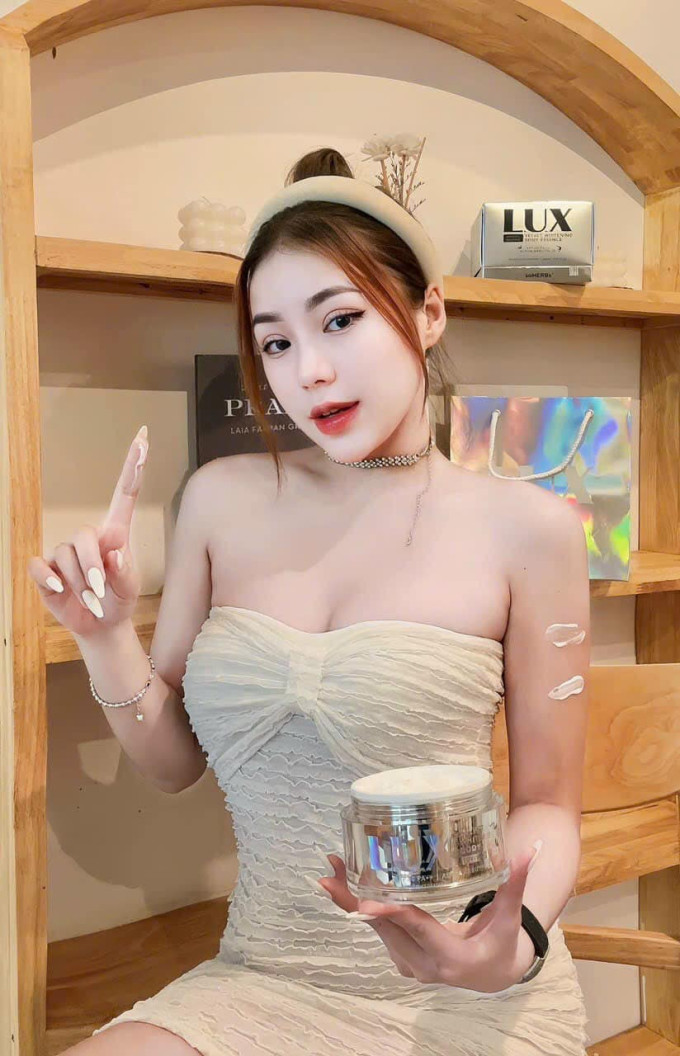 Hình ảnh review kem body Lux từ khách hàng