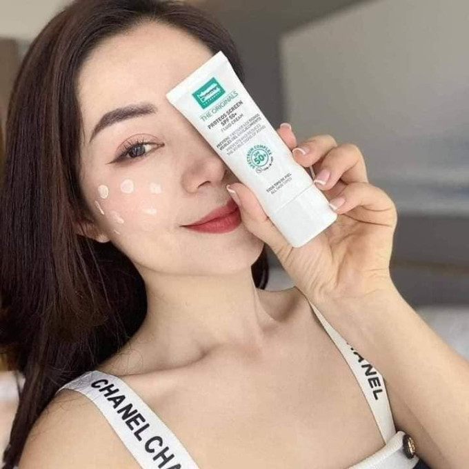 Bảo vệ da khỏi tác động của tia UVA, UVB, ánh sáng xanh (HEV) và tia hồng ngoại (IR)