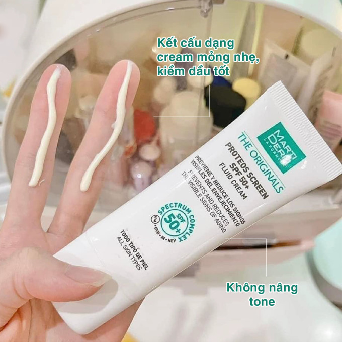 Kết cấu kem lỏng nhẹ, không gây bí da hay bết dính.