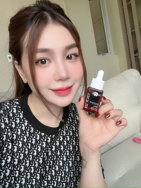 Kiểm soát dầu nhờn, gom còi mụn: làm sạch da từ bên trong, giảm bã nhờn, mang lại làn da mịn màng, không bóng dầu.