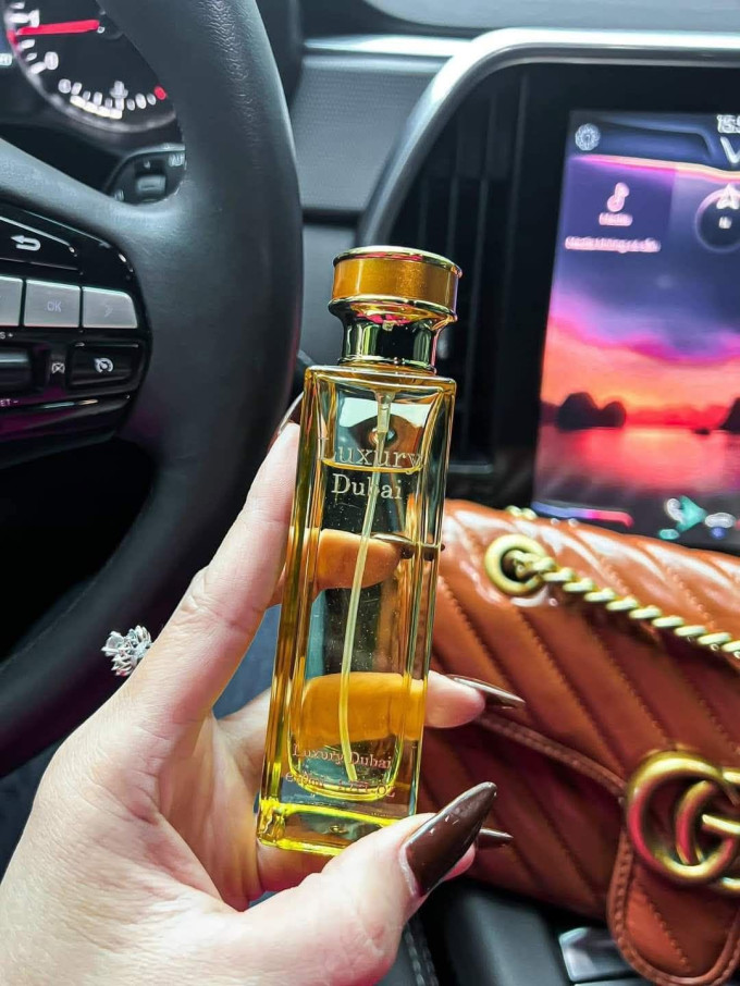 Cách sử dụng nước hoa Luxury Dubai thơm lâu